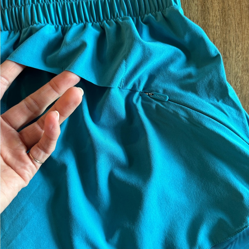 ATHLETA MESH RACER RUN MID RISE 4 SHORT - Picture 7 of 8